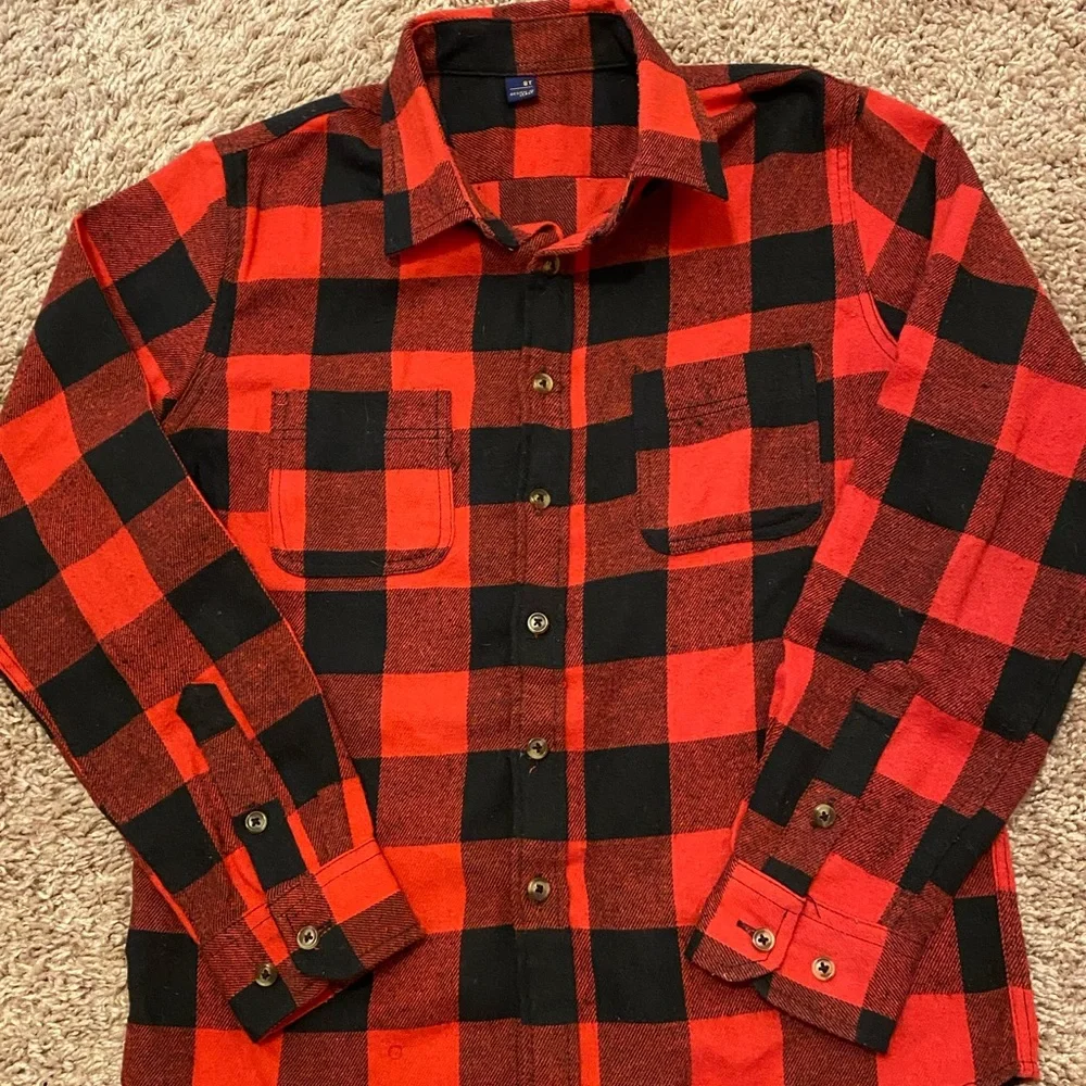 PLAID Long Sleeve button up shirt Red and black Boys size 8✨Like New✨ very nice - Picture 2 of 6